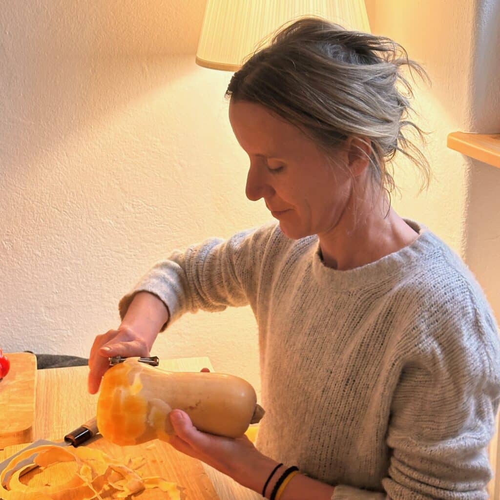 Wir kochen auch mit Begeisterung und großer Freude. Wir schreiben GAUMENGENUSS sehr groß. Wir kochen, sofern vorhanden, mit Gemüse unseres eigenen Gemüsegartens.